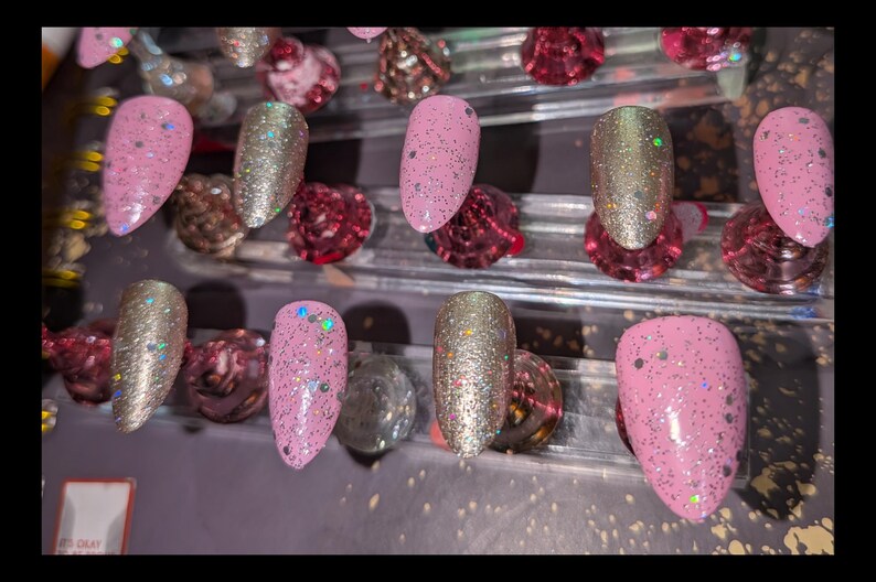 Champagne rosé pétillant image 1