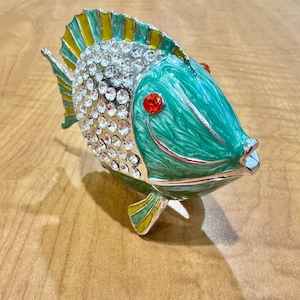 betta fish jewelry box MIXDOM Crowntail Beta Trinket Box Hand Painted Decorative Box with Hinged Lid Ring Earring Holder Fish Figurine Collectible : Clothing, Shoes & Jewelry Upgrade your fish tank with the Aqueon Betta Bowl Aquarium Kit in Blue. Enameled Metal Siamese Fighting Fish