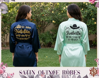 Peignoirs de Quinceañera en satin personnalisés Peignoirs XV Años personnalisés avec nom et date Fille coing et cadeau de cour Peignoirs en satin Mis XV, cadeau de fête d'anniversaire