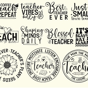 K&ouml;nnte beinhalten: Eine Sammlung von schwarz-wei&szlig;en Designs zum Thema Lehrer. Die Designs enthalten S&auml;tze wie "Teach, Repeat", "Best Teacher Ever" und "Shaping Minds Daily". Weitere Designs zeigen Bleistifte, &Auml;pfel und B&uuml;cher.
