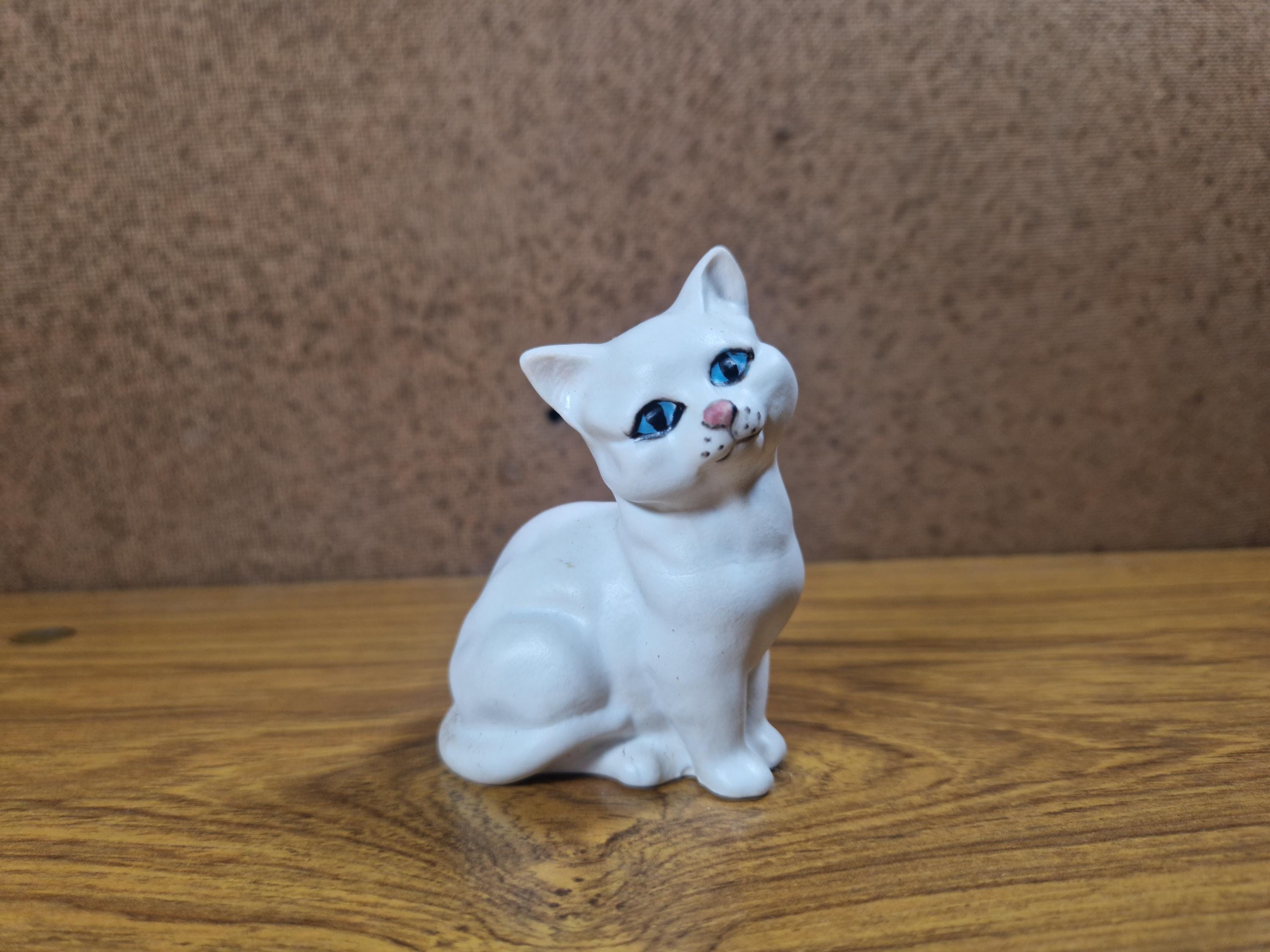 ベスウィックBESWICK 猫フィギュア Beswick white cat - Etsy 日本