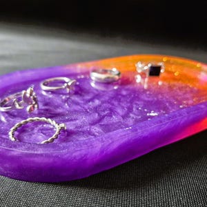 Handmade Sparkling Resin Tray – Mica Powder & Glitter Decorative Trinket Tray