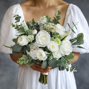 Silk Flower Bouquet I Bridal Flowers I Handmade Canada I Artificial Bridesmaids Bouquet I Wedding Flower Bouquet I White Silk Flowers