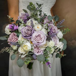 Lavender Silk Bridal Bouquet l  Faux Flowers Wedding Bouquet l Handmade Canada l Lavender Theme Wedding Bouquet Set