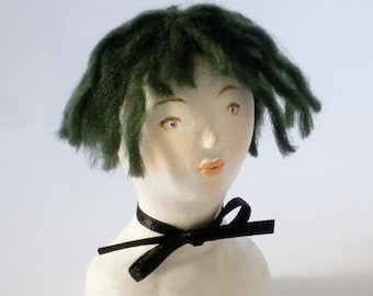 Doll Bust Elise / Green Hair Chocker Bow