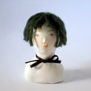 Doll Bust Elise / Green Hair Chocker Bow image 2