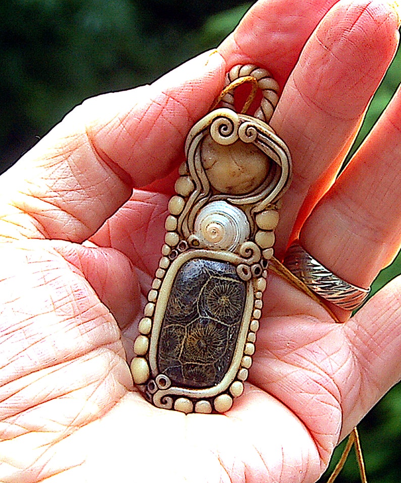 Free Enhanced Shipping Fossil Coral Quartz Crystal Seashell /& Clay Nature Goddess Pendant