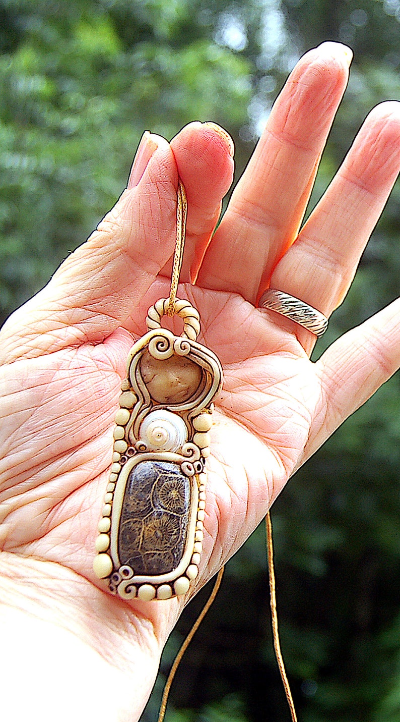 Free Enhanced Shipping Fossil Coral Quartz Crystal Seashell /& Clay Nature Goddess Pendant
