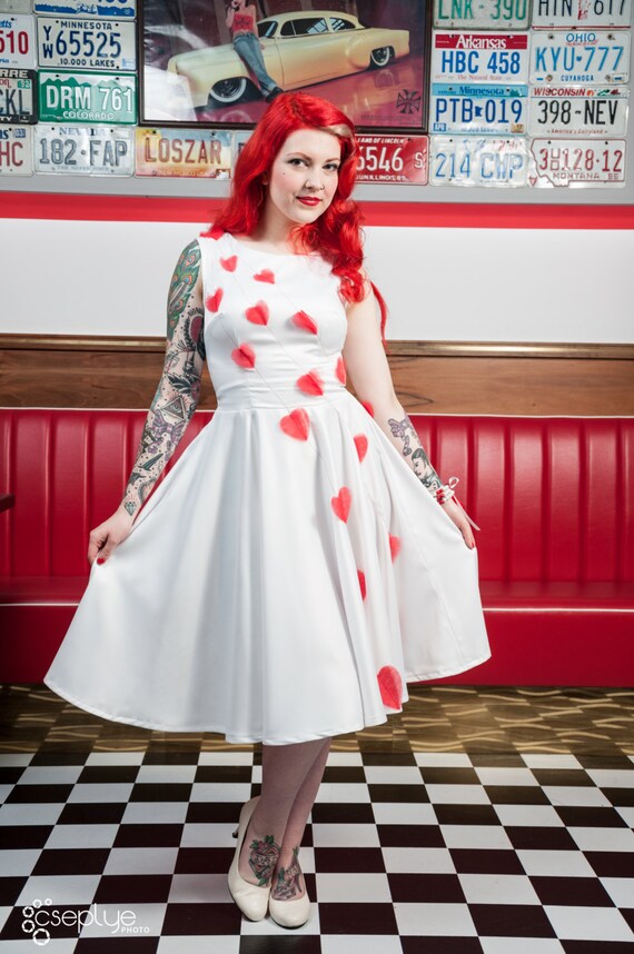 Red Heart Wedding Dress: Vintage Style / Pin-up / Rockabilly Knee