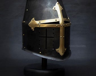 Casque médiéval grand heaume des Templiers en acier noir avec croix en laiton | Casque Armor Crusader Knight pour GN, cosplay et vitrine