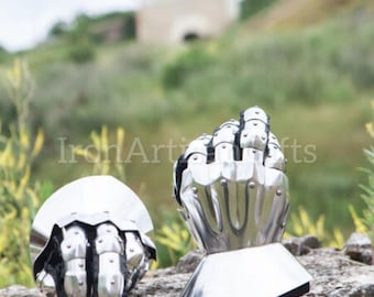 Guanti da cavaliere in acciaio fatti a mano: armatura gotica funzionale, pronta per il cosplay