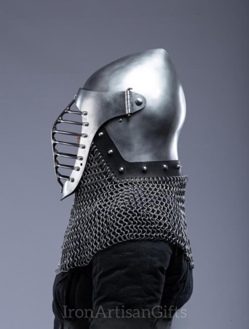 Medieval Knight Helmet With Chainmail Aventail Visor Helmet Steel Armor ...