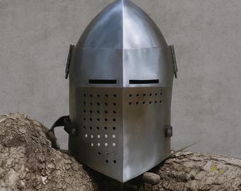 Casco de caballero cruzado medieval / Gran yelmo de acero hecho a mano / LARP, cosplay, armadura de Halloween / Regalo coleccionable para él