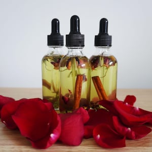 Everlasting Beauty Oil - Seduction & Attraction Ritual Oil, Self-Love Oil, Abundance Oil, Glamour Oil, Manifesting Love Oil, Confidence Oil