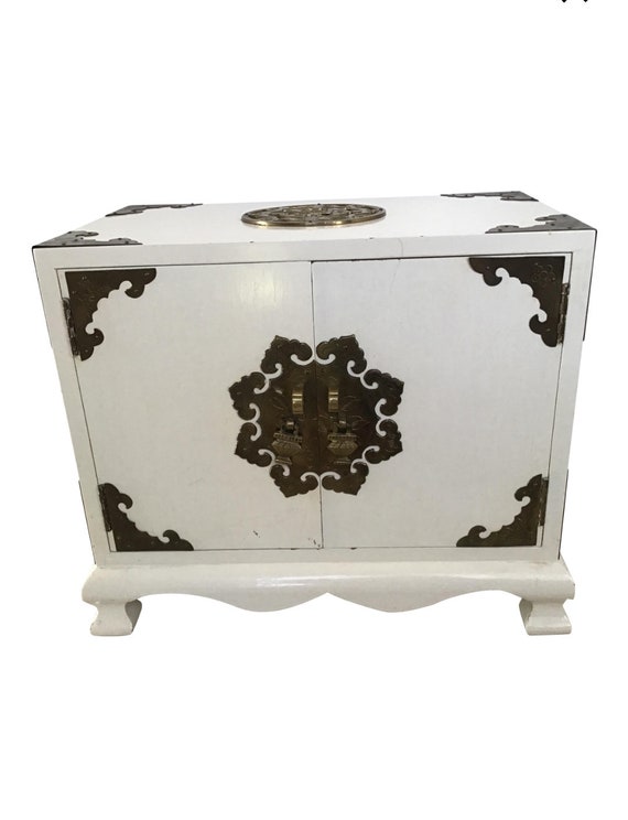 Chinoiserie lacquer asian jewlery box