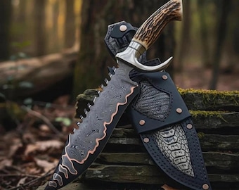 Couteau de chasse artisanal en acier de Damas, manche en bois de cerf, lame à motif cuivré, couteau d'extérieur à soie pleine, étui en cuir, cadeau pour homme