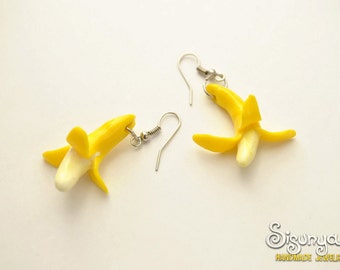 Pendientes de plátano de arcilla polimérica: Joyas de frutas divertidas