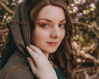 Dark Luna Capelet: mokkabruine katoenen cape met capuchon