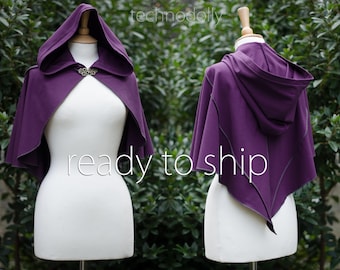 Luna-cape met capuchon donker pruim: handgemaakte katoenjersey heksencape, maat small, klaar voor verzending, paarse cape