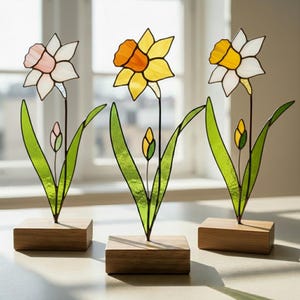 Narzisse Buntglas Blume Suncatcher, März Geburt Blumengeschenk, Narzisse Glasdekor auf Holz Basis, Frühling Tisch Ornament, Geschenk für Sie