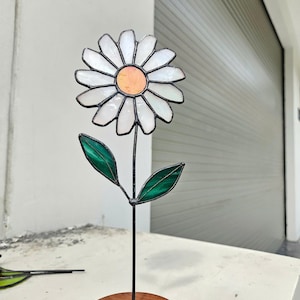 Stained Glass Daisy Sun Catcher: Handmade Flower Window Decor