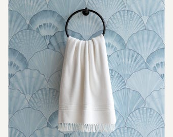 Papel pintado costero con conchas marinas, decoración de pared, papel pintado náutico, decoración de baño, revestimiento de pared con estampado oceánico en tonos azules, arte para el hogar, diseño de acuarela