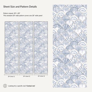 Pode incluir: Pain&eacute;is de papel de parede com um padr&atilde;o de conchas repetido em tons de azul e branco. O texto indica que o padr&atilde;o se repete em 71 cm x 71 cm, e cada painel tem 71 cm de largura. O texto tamb&eacute;m diz "Looking for a specific size? Contact me!"