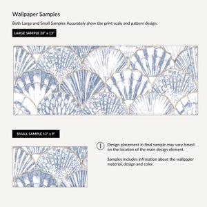 Pode incluir: Amostras de papel de parede com um padr&atilde;o de leque azul e branco com detalhes dourados. A amostra grande mede 71 cm x 33 cm, e a pequena mede 30 cm x 23 cm. O texto diz "Amostras de papel de parede" e "Ambas as amostras mostram com precis&atilde;o a escala e o design do padr&atilde;o."