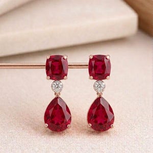 Orecchini pendenti con rubini autentici, taglio ottagonale e a goccia, minimalisti, di alta qualità, lussuosi e perfetti per tutti i giorni. Un regalo ideale per la moglie, con la pietra portafortuna.