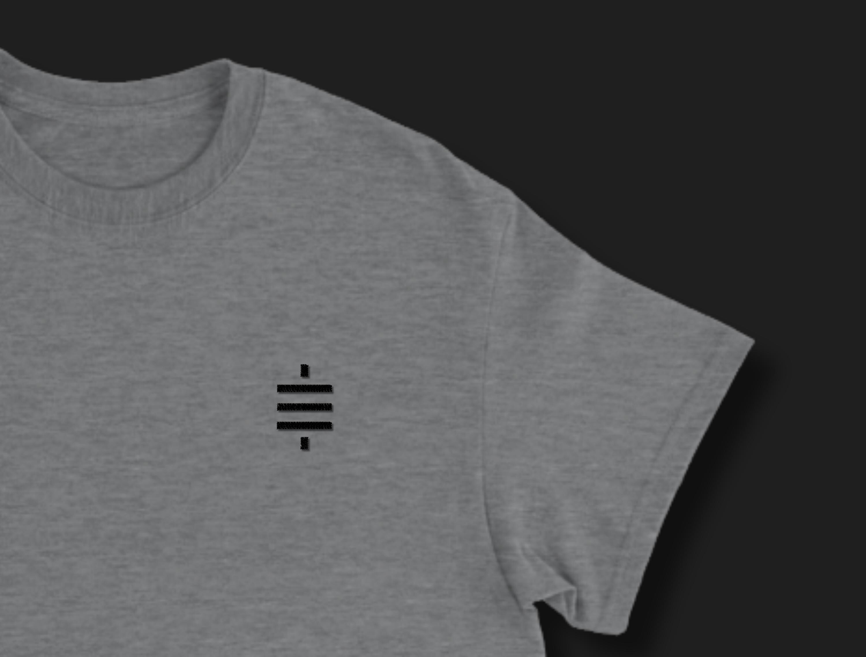 ミニマリストな刺繍入りサトシサインTシャツ：ビットコイン投資家や暗号通貨トレーダーへのギフト - Etsy 日本