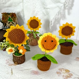 Crochet Sunflower, Crochet Flower in Pot, Housewarming Gift, Crochet Gift, Gift for Mom, Gift for Friends, Crochet Graduation Gift