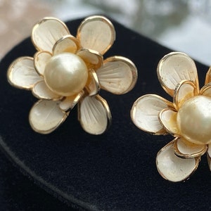 Marino Flower Earrings, Faux Pearl and Enamel, ca. 1960s
