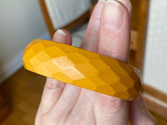 Faceted Butterscotch Bakelite Bangle, ca. 1930s - image 5