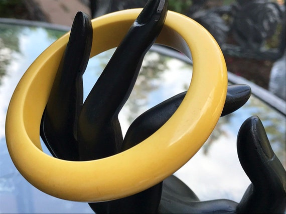 Classic Yellow Bakelite Bangle, Bakelite Jewelry - image 2
