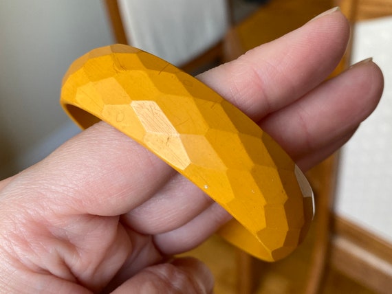 Faceted Butterscotch Bakelite Bangle, ca. 1930s - image 6