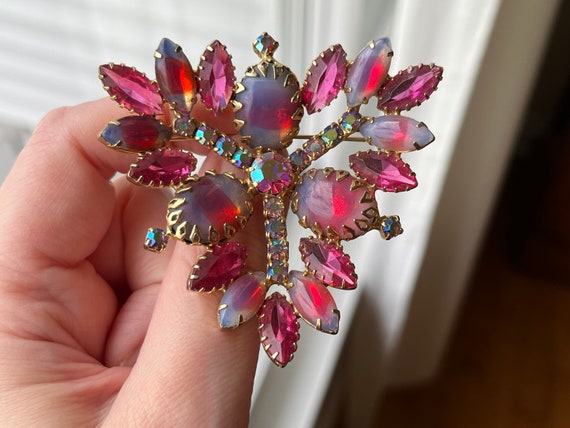 Pink Rhinestone Brooch with Givre Cabochons, ca. … - image 3