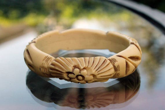 Chunky Celluloid-Like Bangle with Floral Design, … - image 3