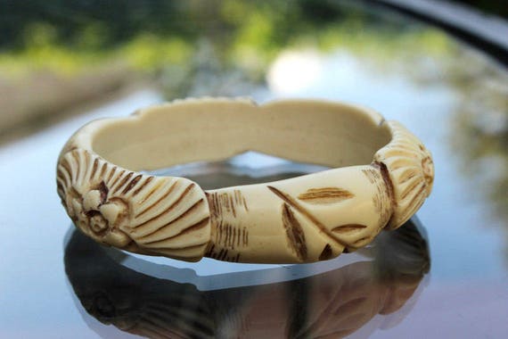 Chunky Celluloid-Like Bangle with Floral Design, … - image 4