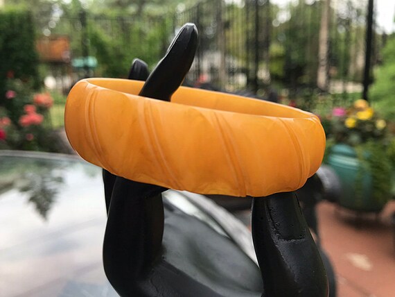 Carved Butterscotch Bakelite Bangle, Bakelite Jew… - image 10