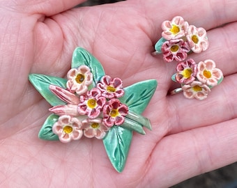 Keramische Bloem Broche en Oorbellen Set, ca. jaren 1960