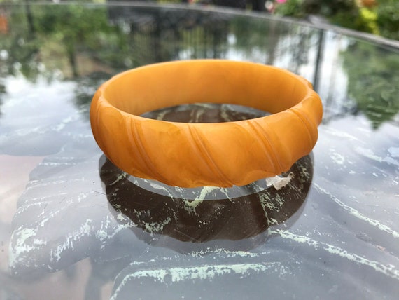 Carved Butterscotch Bakelite Bangle, Bakelite Jew… - image 7