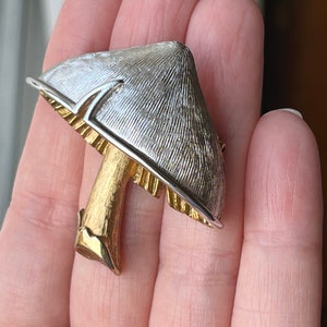 Napier Mushroom Brooch, Eugene Bertolli, ca. 1970s image 1