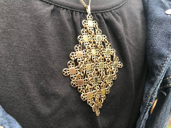 Sarah Coventry Golden Petals Necklace and Earring… - image 3