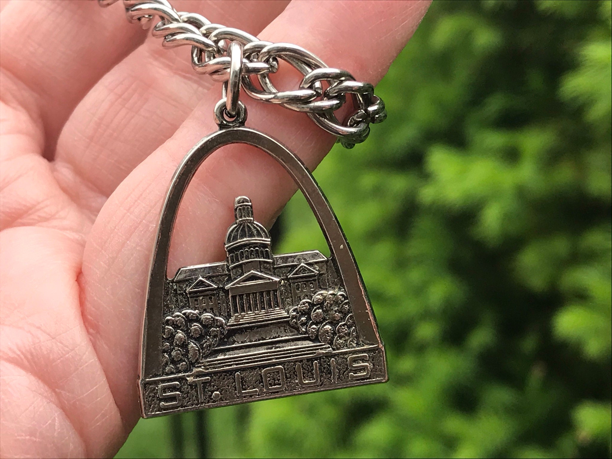 N/A USA America The Gateway Arch St. Louis Keychain Unique Creativity  Tourism Souvenir Gift Heart-Shaped Stainless Steel Crystal Chain