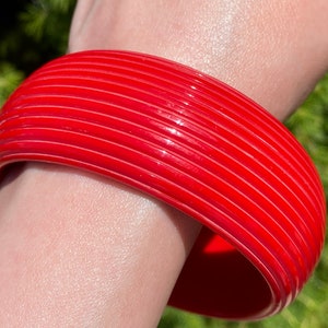Vintage Cherry Red Groove Carved Plastic Bangle