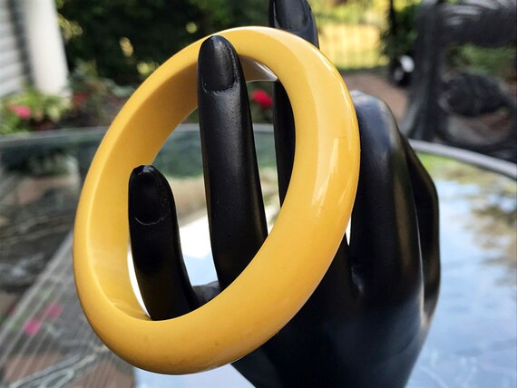 Classic Yellow Bakelite Bangle, Bakelite Jewelry - image 8