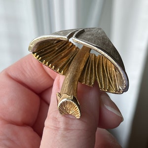 Napier Mushroom Brooch, Eugene Bertolli, ca. 1970s image 7