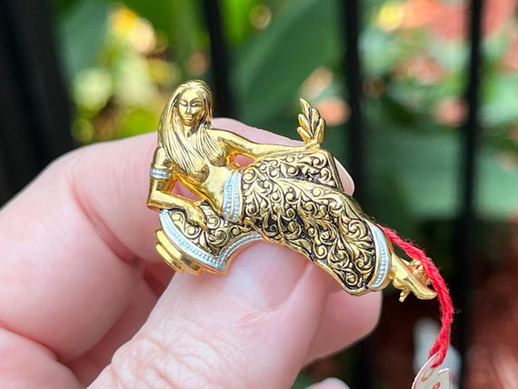 Damascene Style Lady Brooch with Original Tag, Ma… - image 8