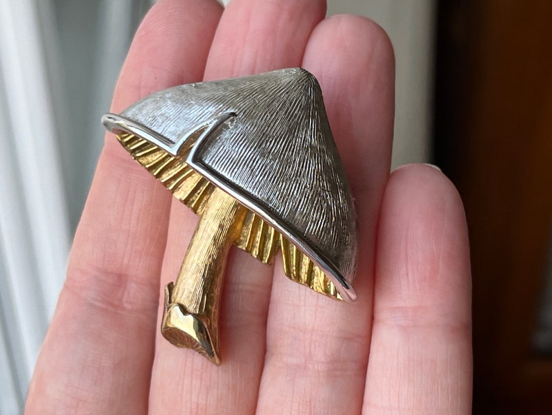 Napier Mushroom Brooch, Eugene Bertolli, ca. 1970s image 2