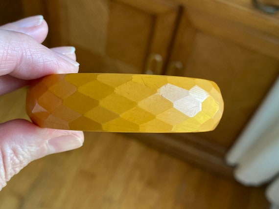 Faceted Butterscotch Bakelite Bangle, ca. 1930s - image 7